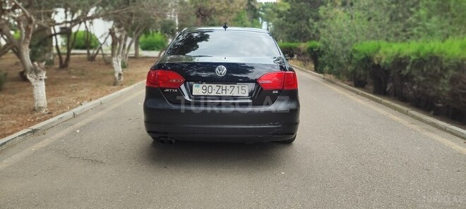 Volkswagen Jetta-4