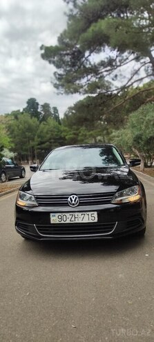 Volkswagen Jetta-1
