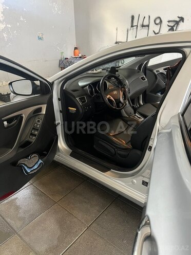Hyundai Avante-12