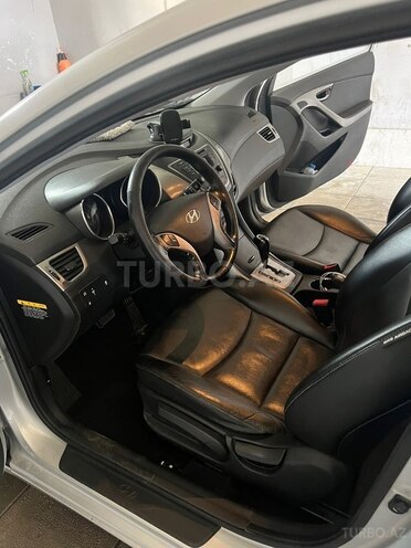 Hyundai Avante-13