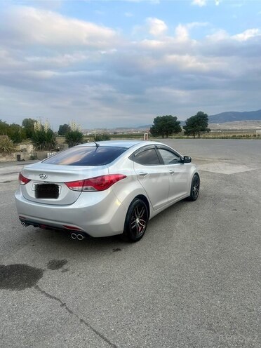 Hyundai Avante-2
