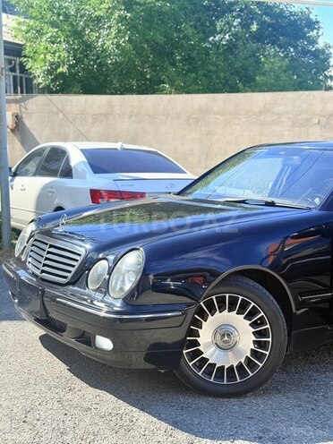 Mercedes E 320-5