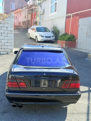 Mercedes E 320-3