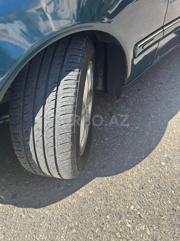 Mercedes E 200-2