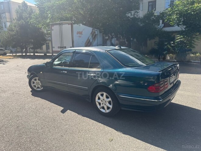Mercedes E 200-5