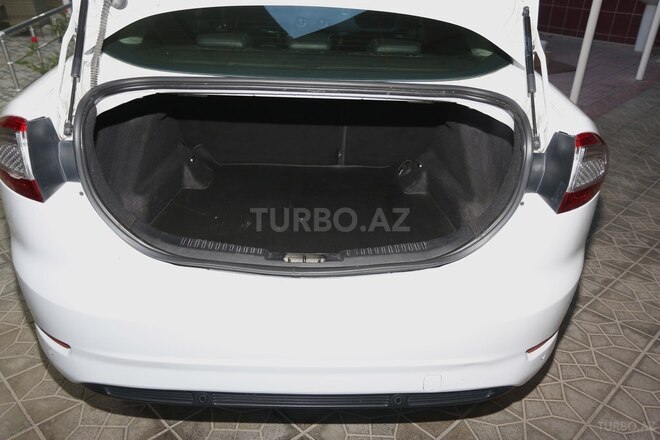 Ford Mondeo-12