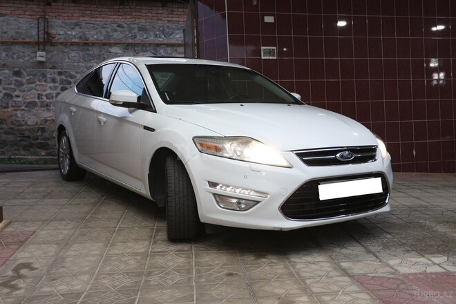 Ford Mondeo-4
