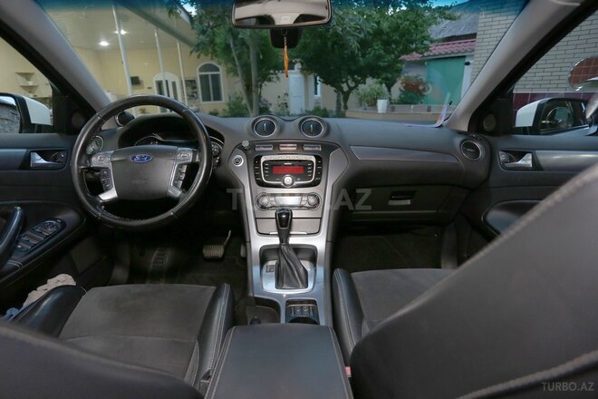 Ford Mondeo-10