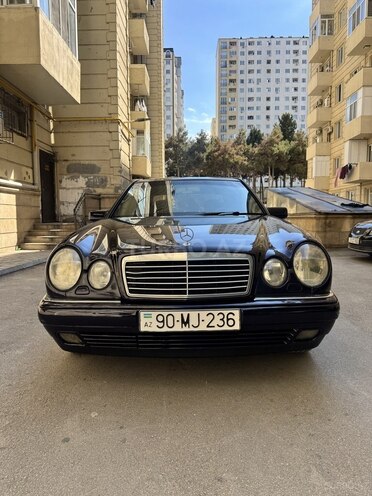 Mercedes E 230-1