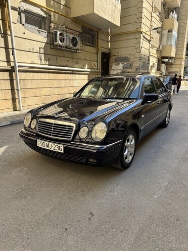 Mercedes E 230-2