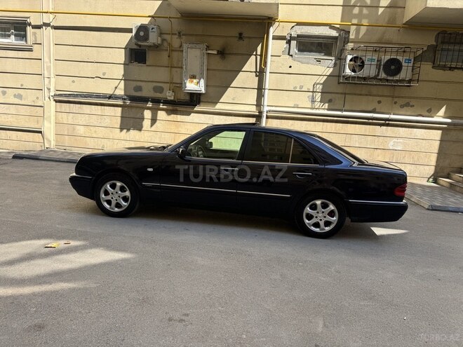 Mercedes E 230-7