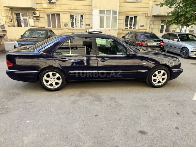 Mercedes E 230-8