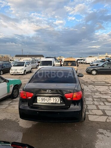 Hyundai Elantra-3