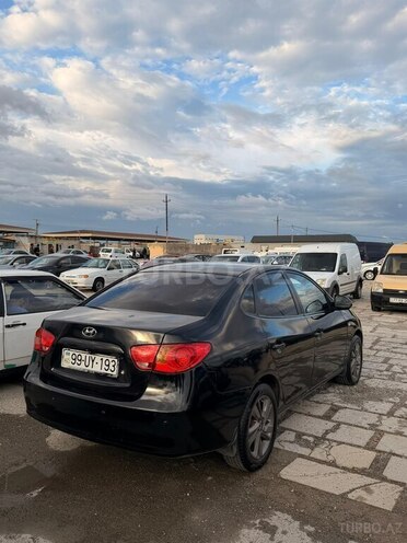 Hyundai Elantra-2
