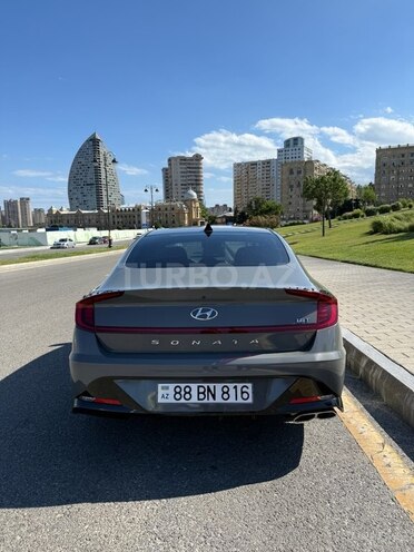 Hyundai Sonata-5