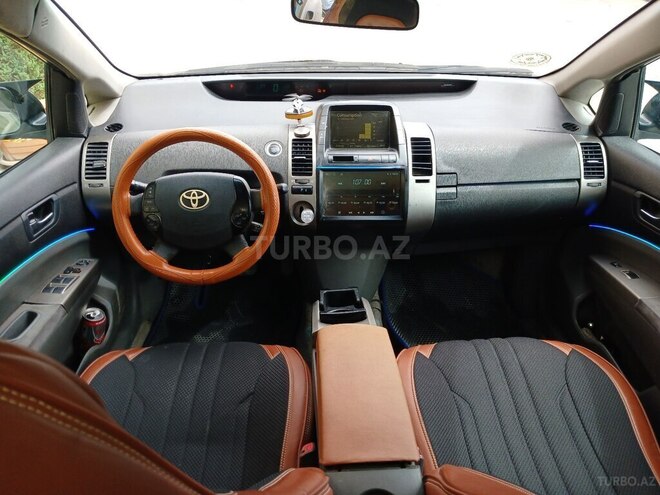 Toyota Prius-7