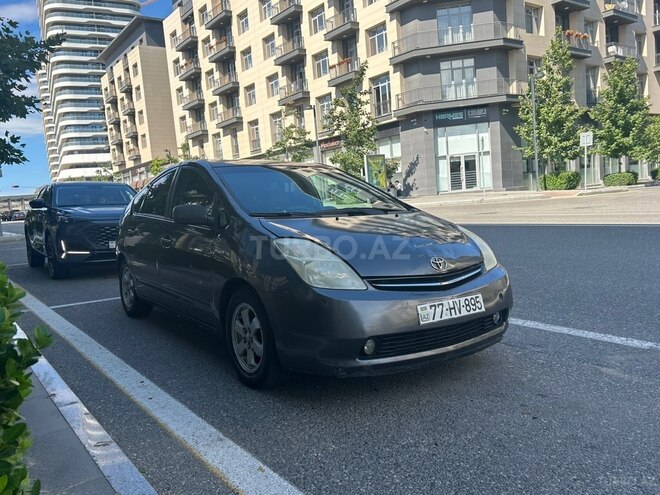 Toyota Prius-2