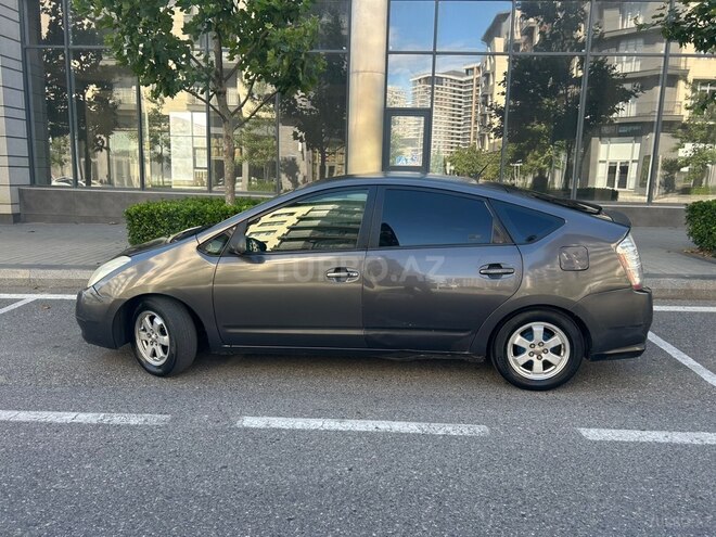 Toyota Prius-5