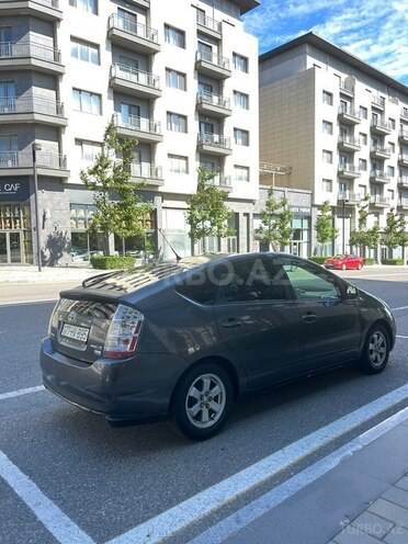 Toyota Prius-8