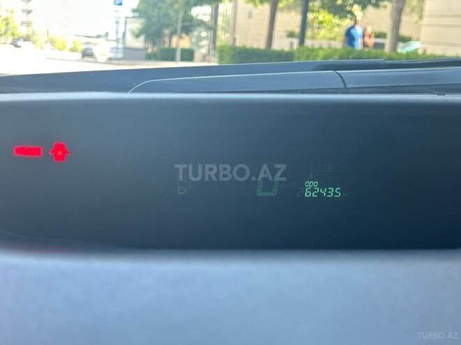 Toyota Prius-13