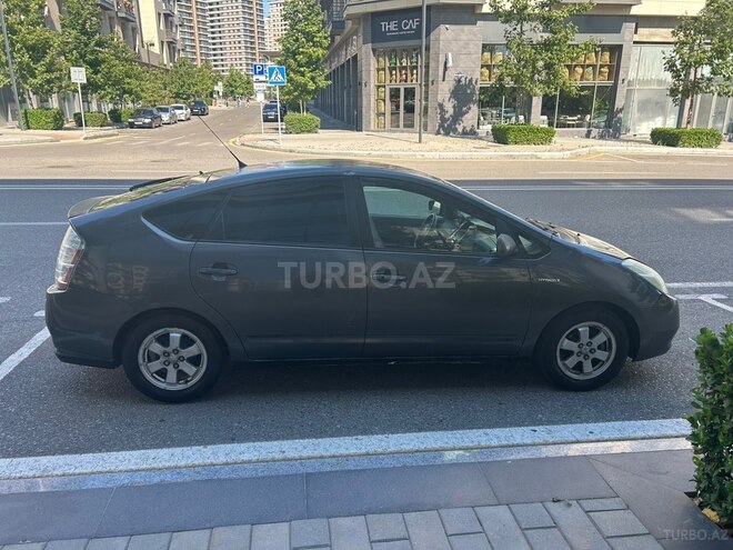 Toyota Prius-4