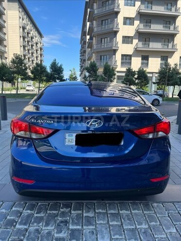 Hyundai Elantra-9