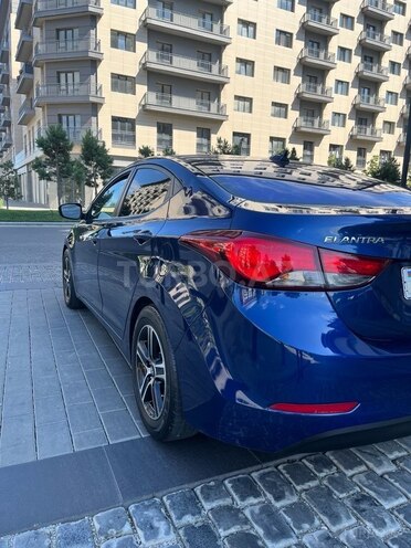 Hyundai Elantra-10