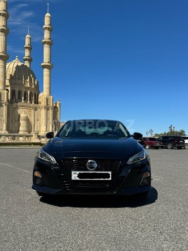 Nissan Altima-2
