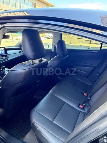Lexus ES 300h-10