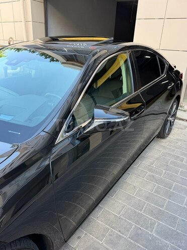 Lexus ES 300h-12