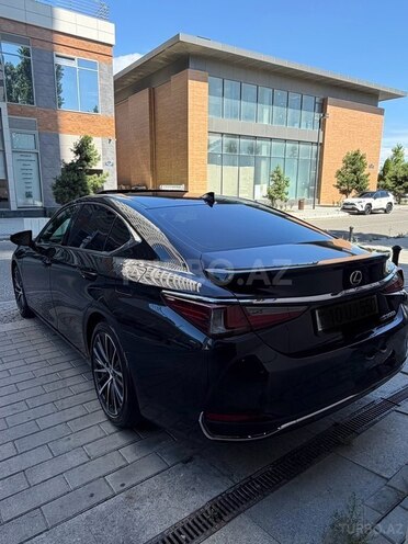 Lexus ES 300h-11