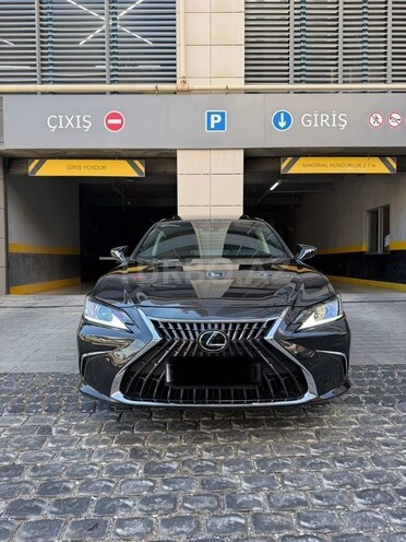 Lexus ES 300h-1