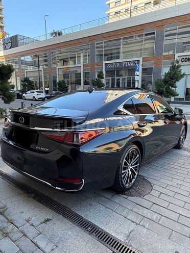 Lexus ES 300h-14