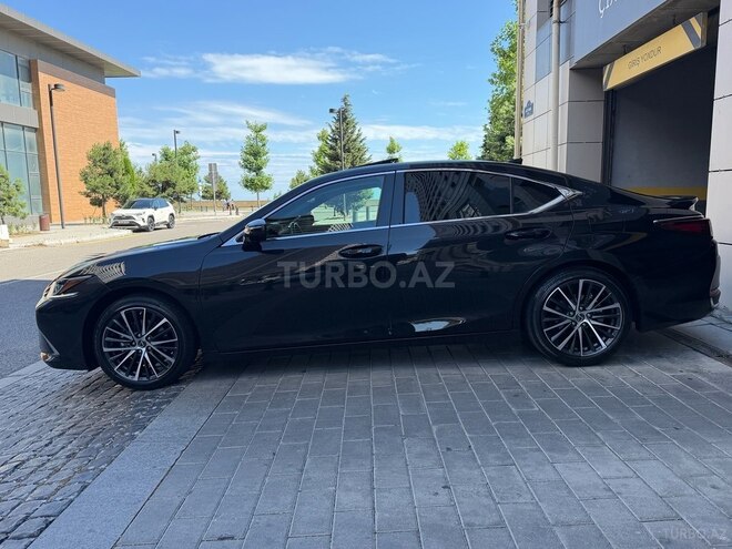 Lexus ES 300h-15