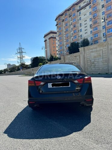 Nissan Altima-5