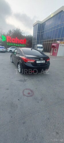 Hyundai Elantra-4