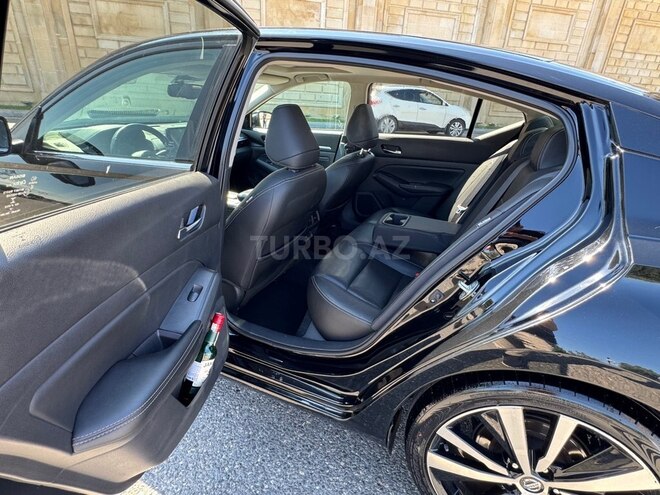 Nissan Altima-8