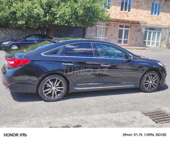 Hyundai Sonata-4