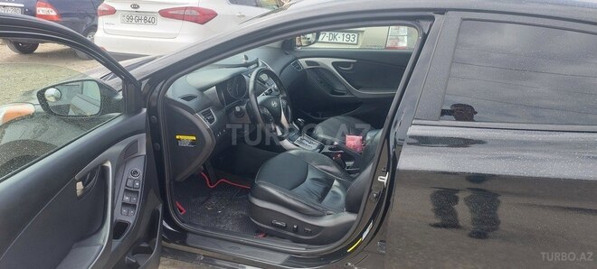 Hyundai Elantra-5