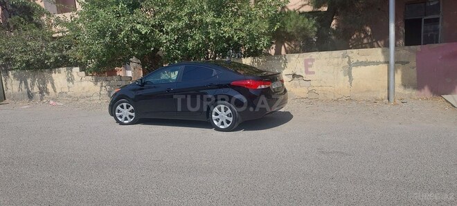 Hyundai Elantra-6