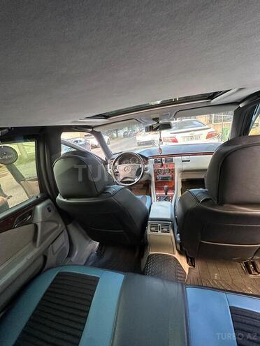 Mercedes E 240-5