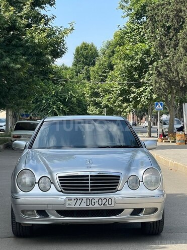 Mercedes E 240-2