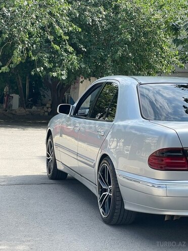 Mercedes E 240-9