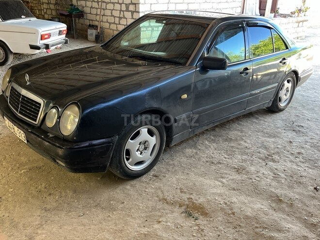 Mercedes E 200-2