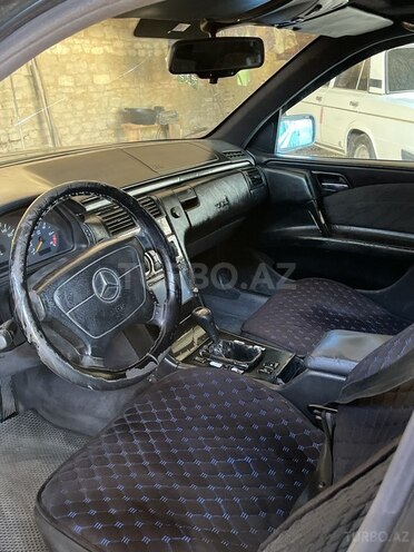 Mercedes E 200-3