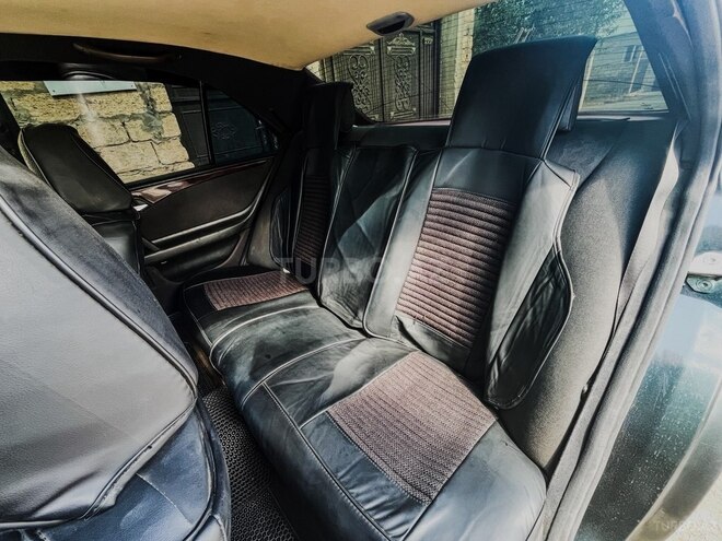 Mercedes E 230-5