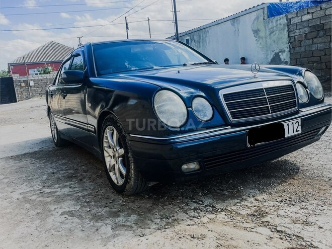 Mercedes E 230-3