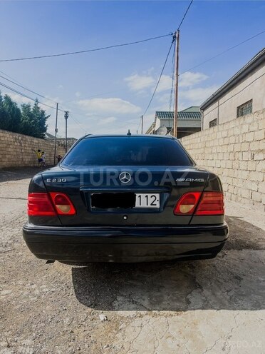 Mercedes E 230-2