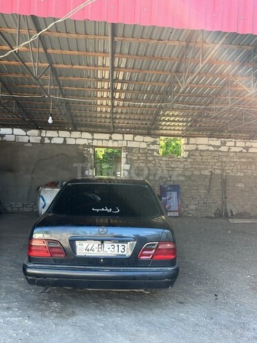 Mercedes E 200-6