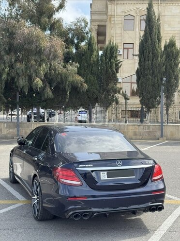 Mercedes E 350 4MATIC-2